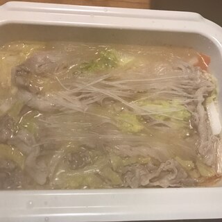 マロニーと千切り野菜の豚鍋